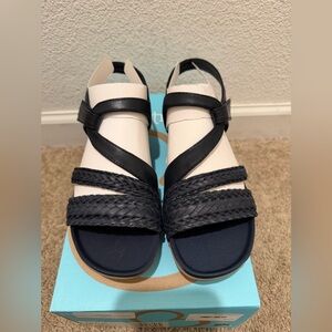“New” BareTraps JALEN Stylish Black Sandals size5.5